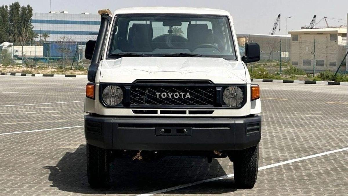 Toyota Land Cruiser Pick Up-4-4