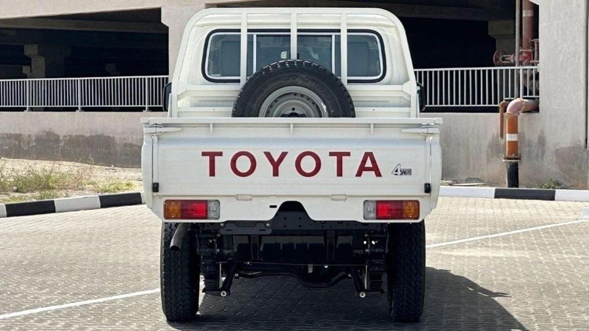 Toyota Land Cruiser Pick Up-5-5