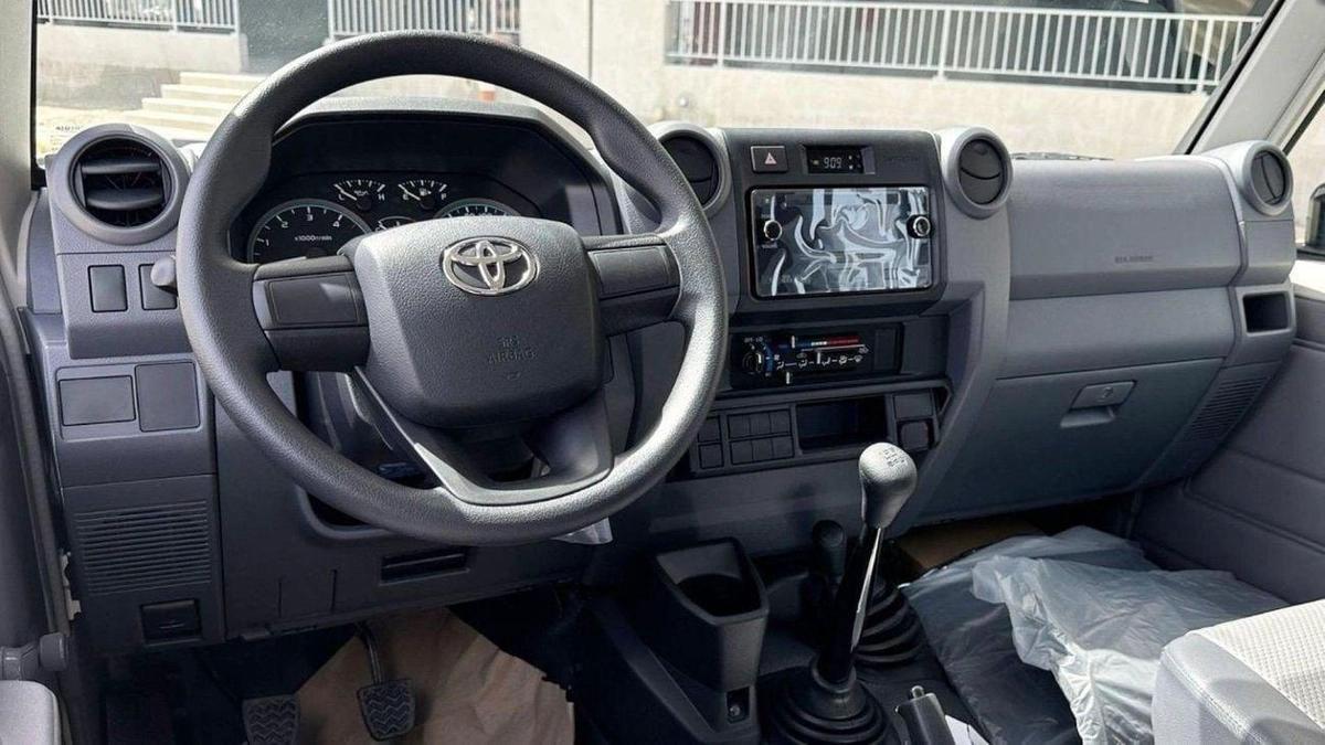 Toyota Land Cruiser Pick Up-8-8