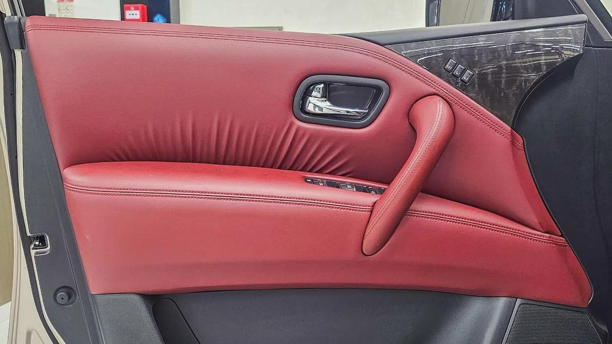 NISSAN - PATROL - LE PLATINUM - V 8 - 2022 MODEL - GCC SPECS - V 8 - 58,000KM - GOLD COLOR-8-8