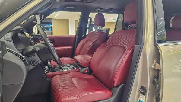 NISSAN - PATROL - LE PLATINUM - V 8 - 2022 MODEL - GCC SPECS - V 8 - 58,000KM - GOLD COLOR