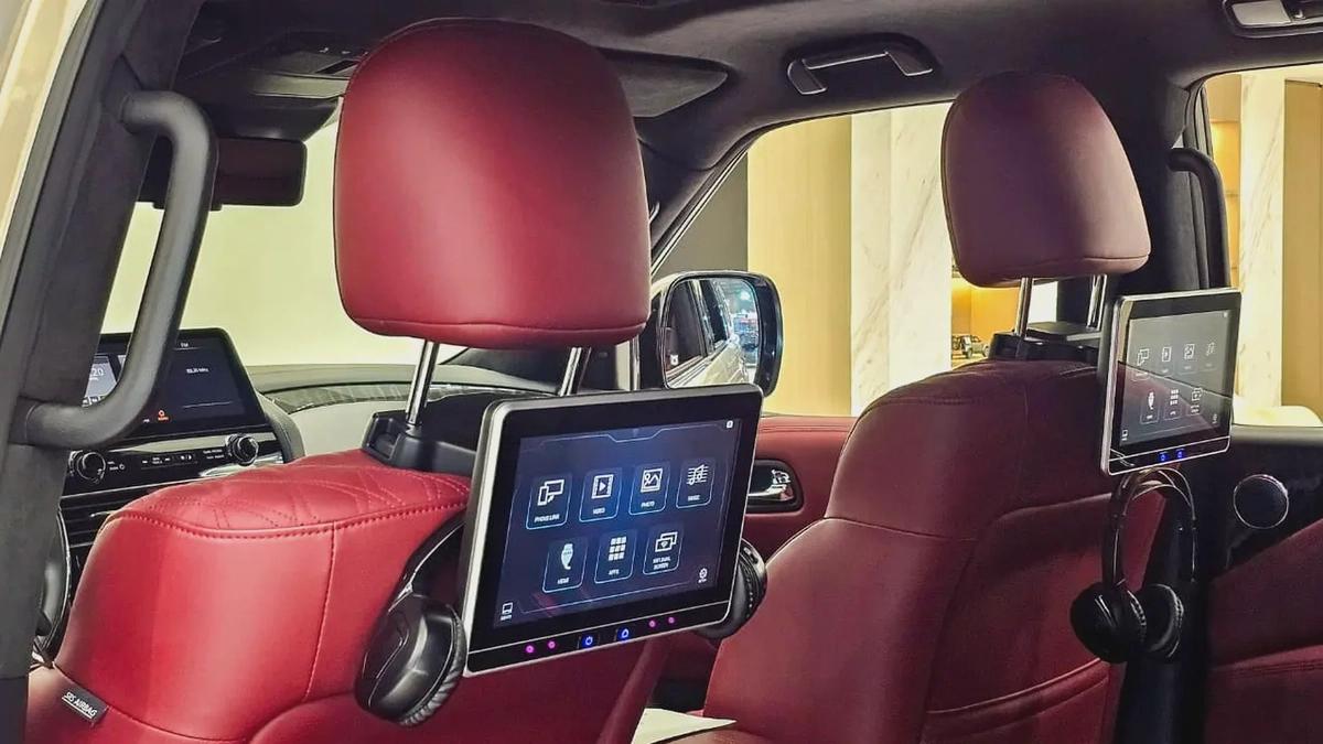 NISSAN - PATROL - LE PLATINUM - V 8 - 2022 MODEL - GCC SPECS - V 8 - 58,000KM - GOLD COLOR-11-11