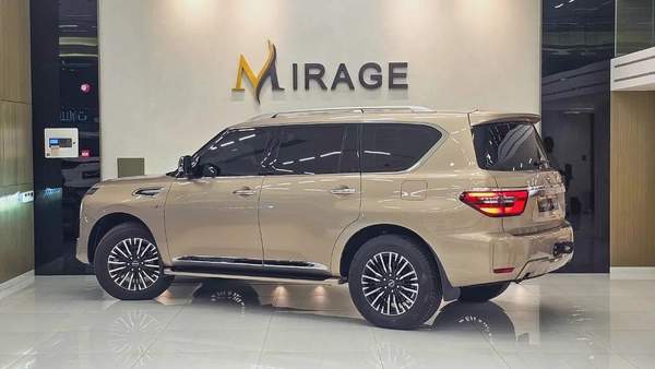 NISSAN - PATROL - LE PLATINUM - V 8 - 2022 MODEL - GCC SPECS - V 8 - 58,000KM - GOLD COLOR