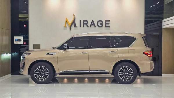NISSAN - PATROL - LE PLATINUM - V 8 - 2022 MODEL - GCC SPECS - V 8 - 58,000KM - GOLD COLOR
