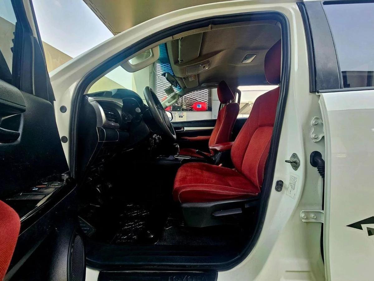 Toyota Hilux SR5 PATROL/ AUTOMATIC/ AUTO WINDOWS/ WIDE BODY/ LOW MILEAGE-10-10