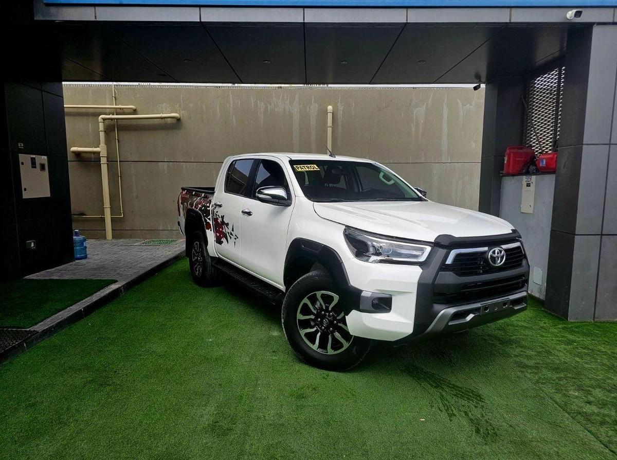 Toyota Hilux SR5 PATROL/ AUTOMATIC/ AUTO WINDOWS/ WIDE BODY/ LOW MILEAGE-15-15