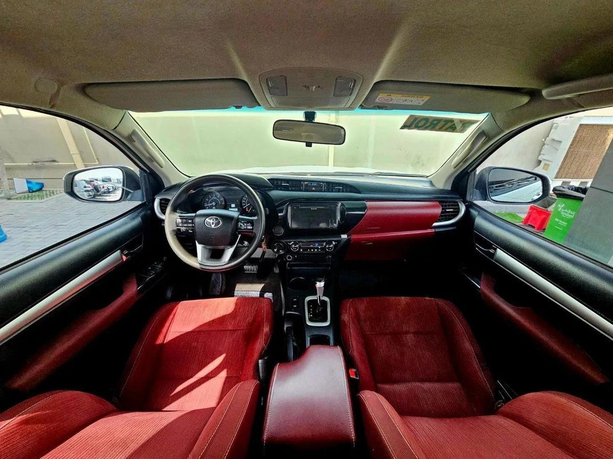 Toyota Hilux SR5 PATROL/ AUTOMATIC/ AUTO WINDOWS/ WIDE BODY/ LOW MILEAGE-4-4