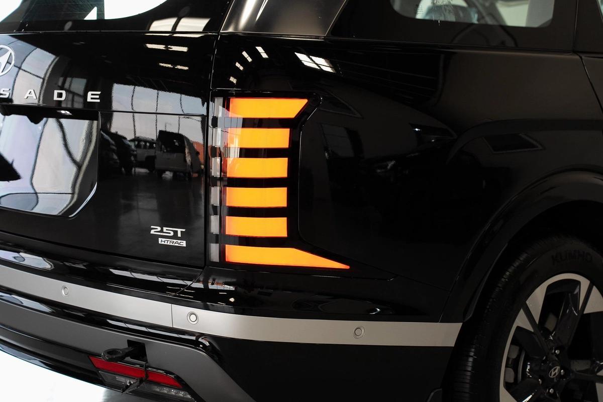 Hyundai Palisade Limited-1-1