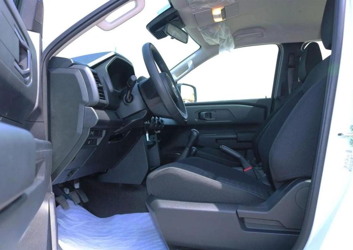 Mitsubishi L200 Mitsubishi L200 4WD 2.4L Diesel MT 2025-6-6