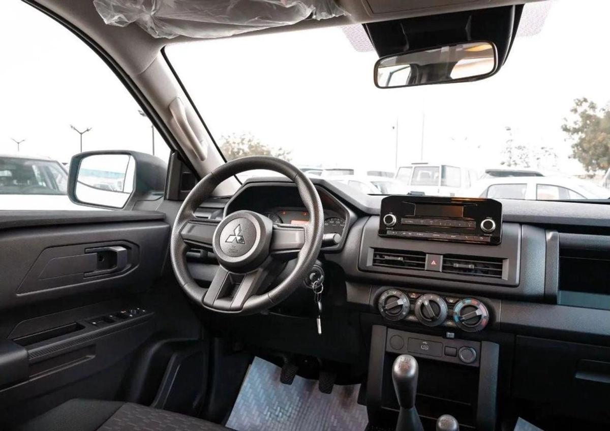 Mitsubishi L200 Mitsubishi L200 4WD 2.4L Diesel MT 2025-8-8