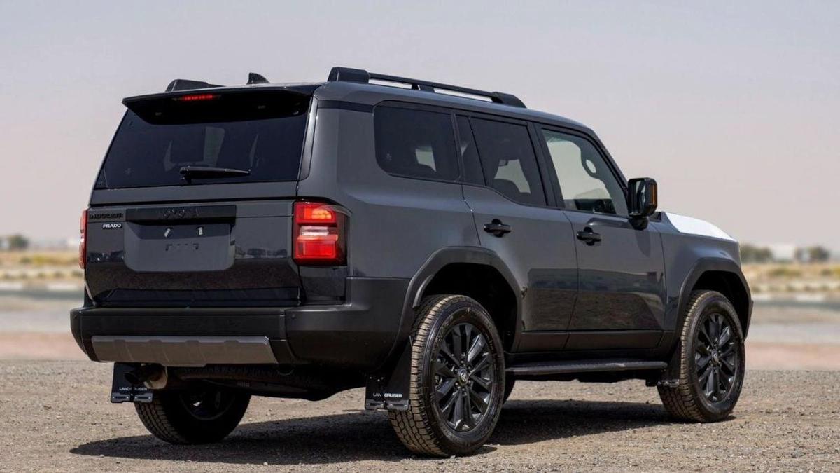 Toyota Prado Toyota Prado LUXURY 2.8L Diesel AT Full Option MY2025 - All colors Available-3-3