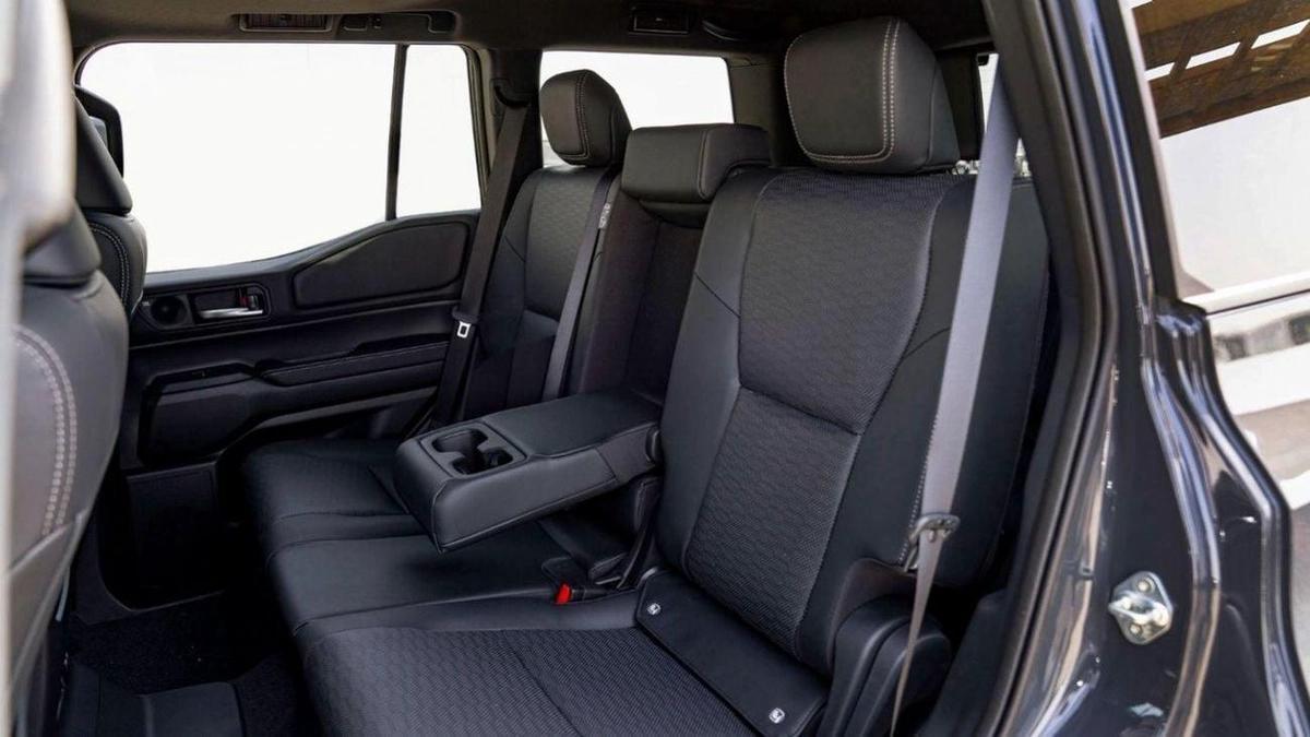 Toyota Prado Toyota Prado LUXURY 2.8L Diesel AT Full Option MY2025 - All colors Available-11-11