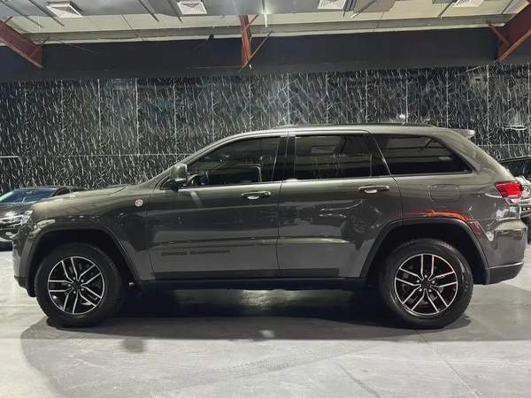 Jeep Grand Cherokee 2019 GCC specs for 75,000.00 AED
