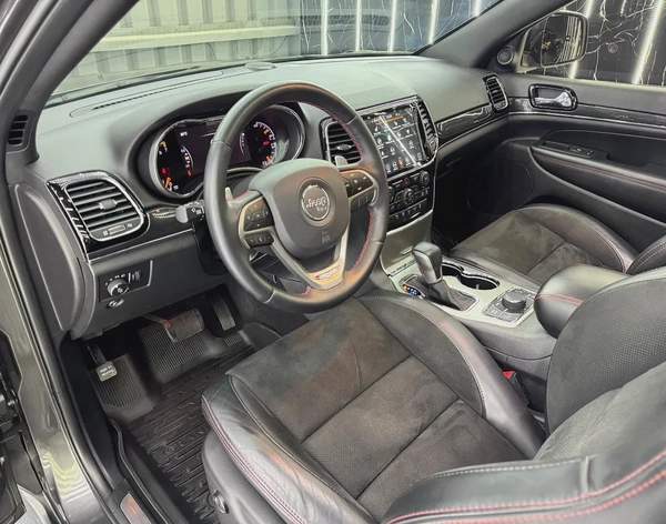 Jeep Grand Cherokee 2019 GCC specs for 75,000.00 AED