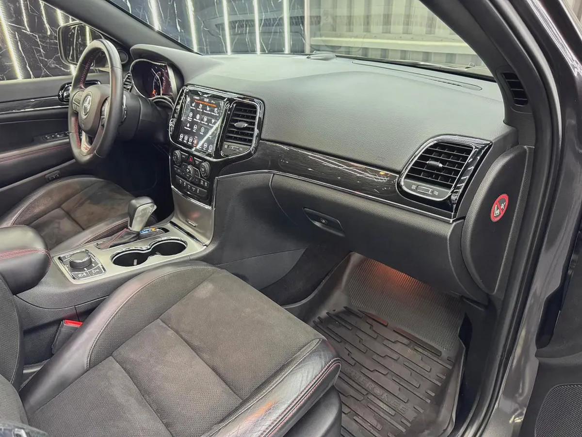 Jeep Grand Cherokee 2019 GCC specs for 75,000.00 AED-9-9
