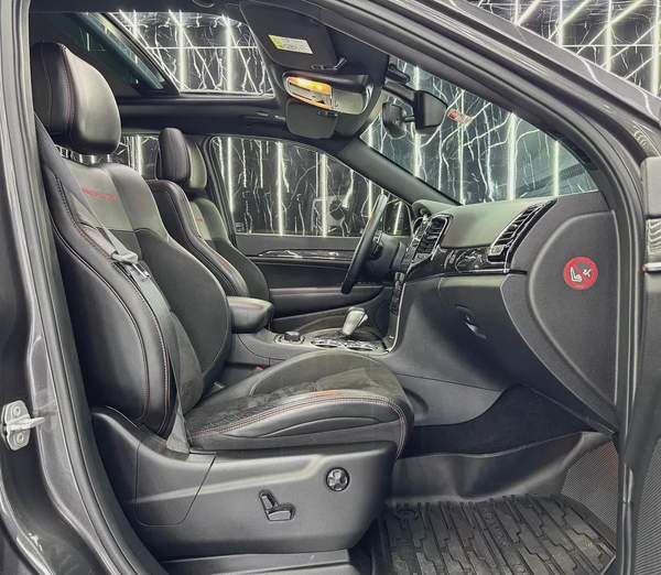 Jeep Grand Cherokee 2019 GCC specs for 75,000.00 AED