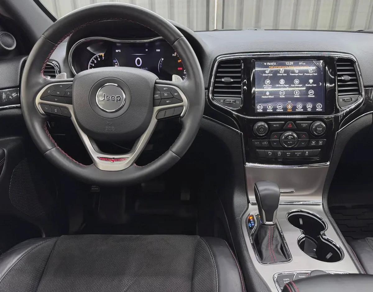 Jeep Grand Cherokee 2019 GCC specs for 75,000.00 AED-14-14