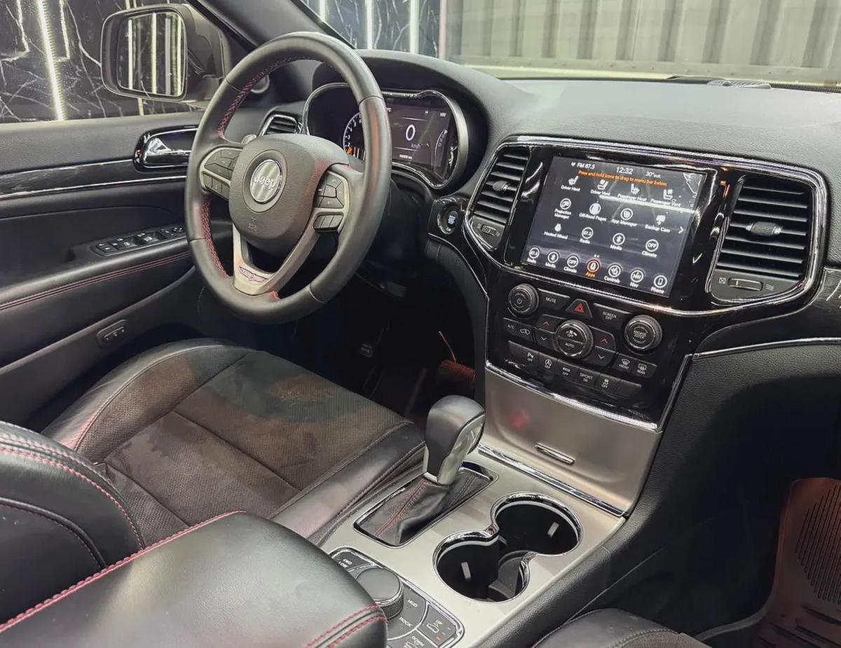 Jeep Grand Cherokee 2019 GCC specs for 75,000.00 AED-15-15