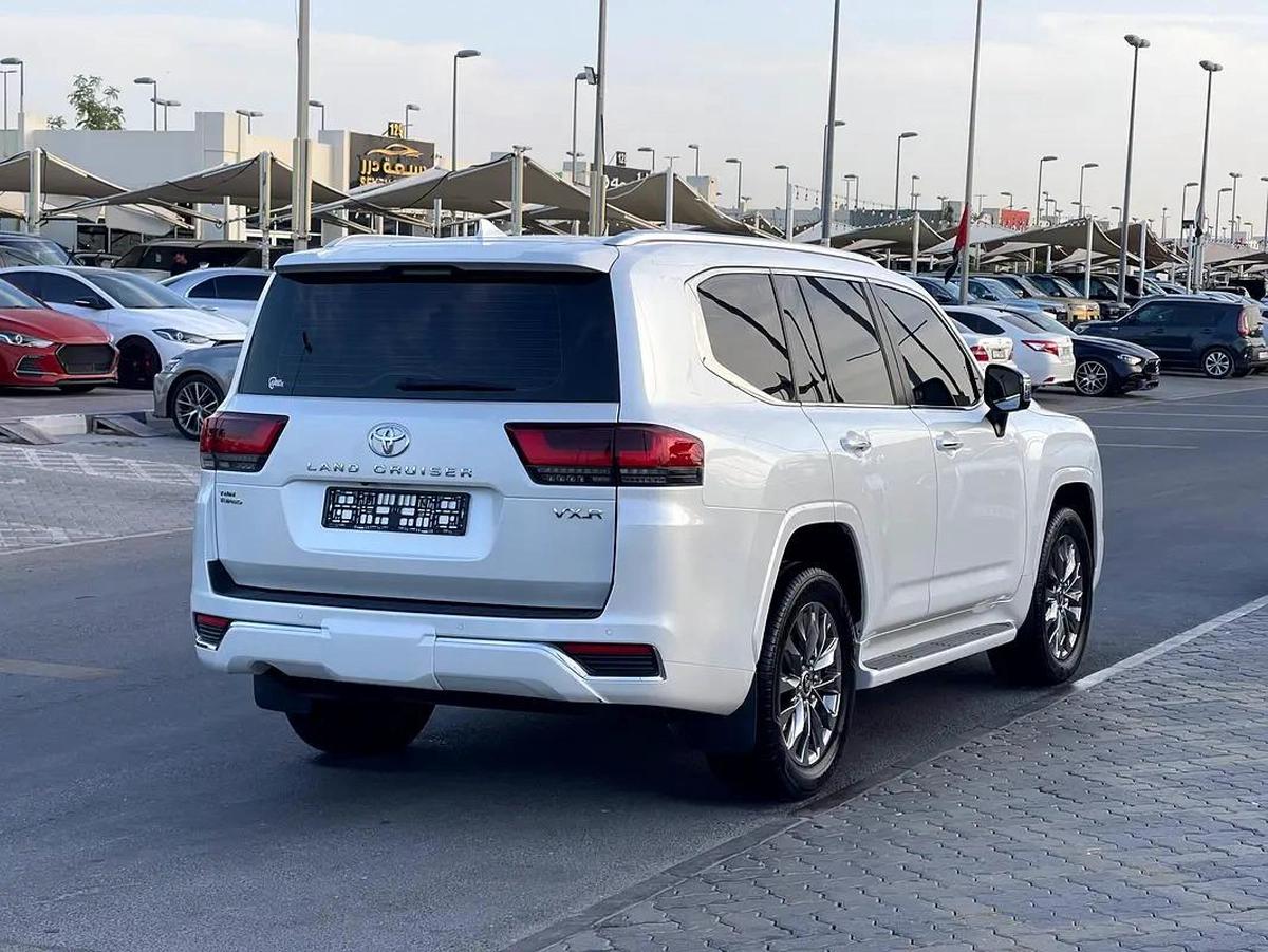 Toyota Land Cruiser VXR Grand Touring 2022 - GCC Specs - Pristine Condition-12-12