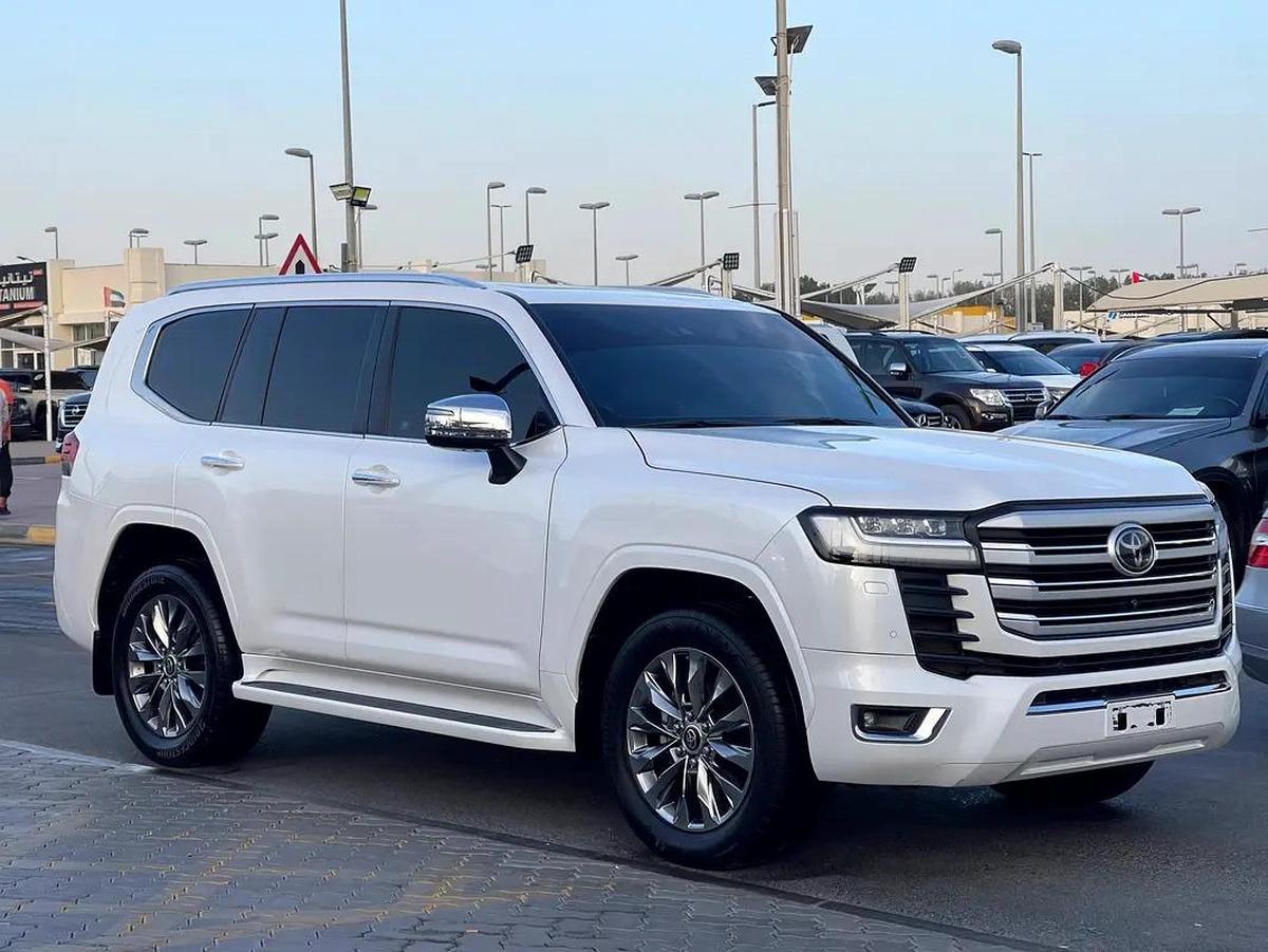 Toyota Land Cruiser VXR Grand Touring 2022 - GCC Specs - Pristine Condition-11-11