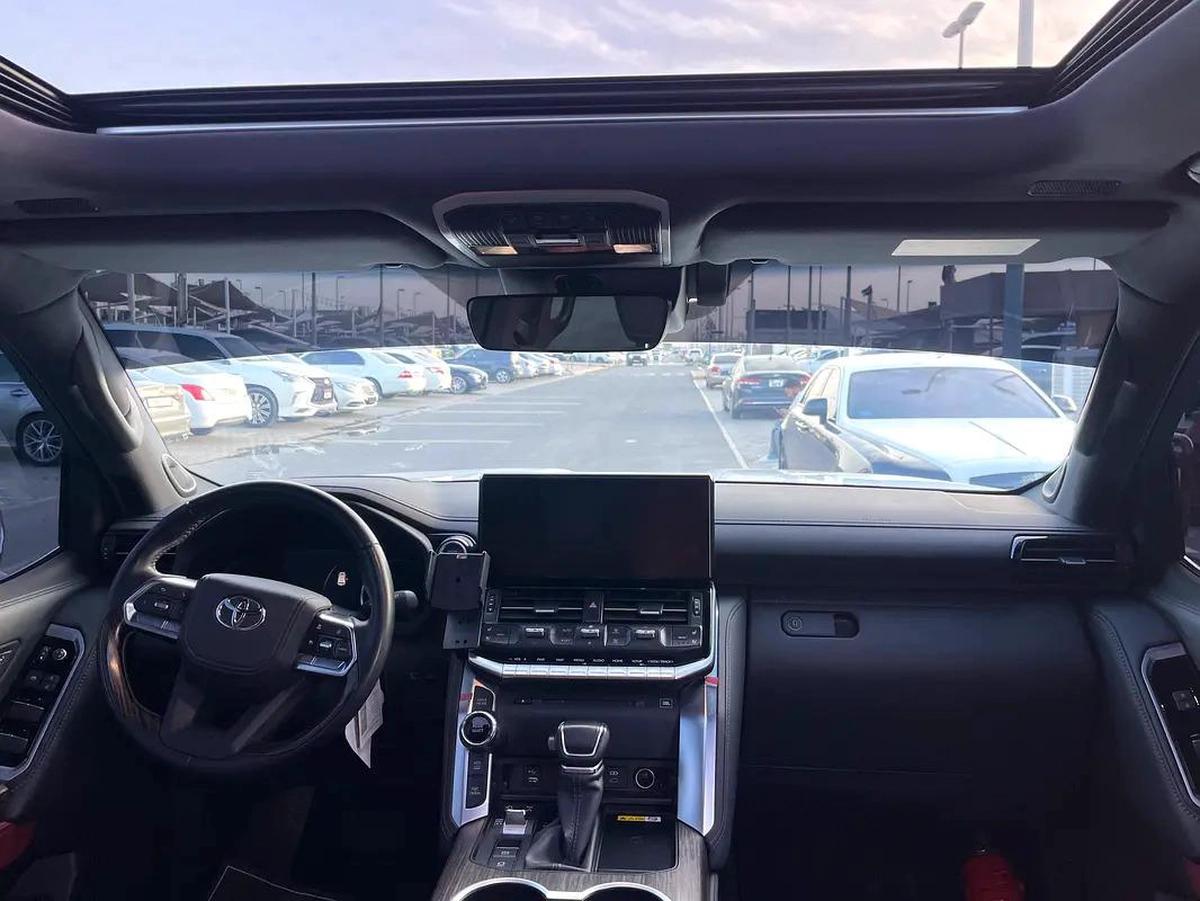 Toyota Land Cruiser VXR Grand Touring 2022 - GCC Specs - Pristine Condition-9-9