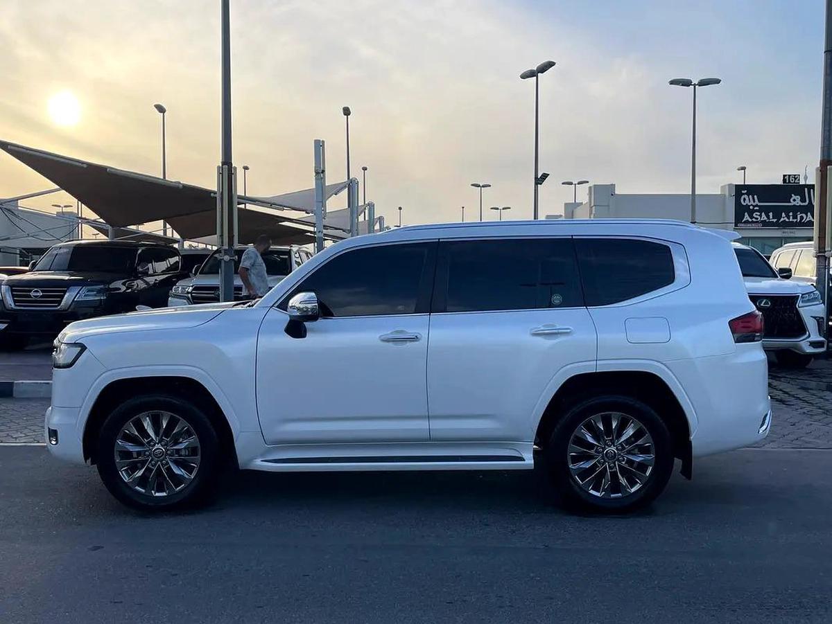 Toyota Land Cruiser VXR Grand Touring 2022 - GCC Specs - Pristine Condition-7-7