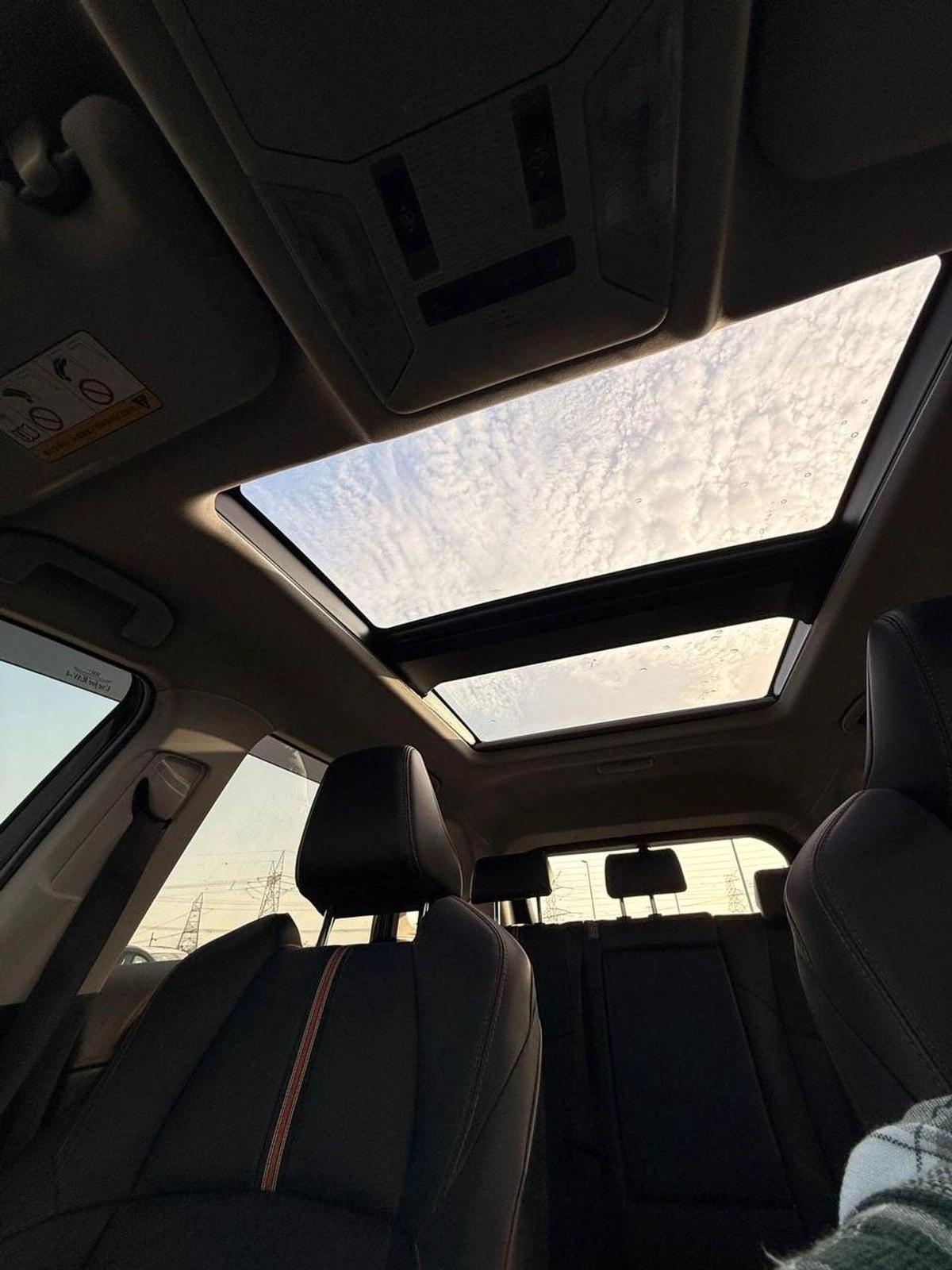 Toyota RAV4 Adventure 2.0 L Japanese Limited 2.0 L // panoramic, 360 camera full option-8-8