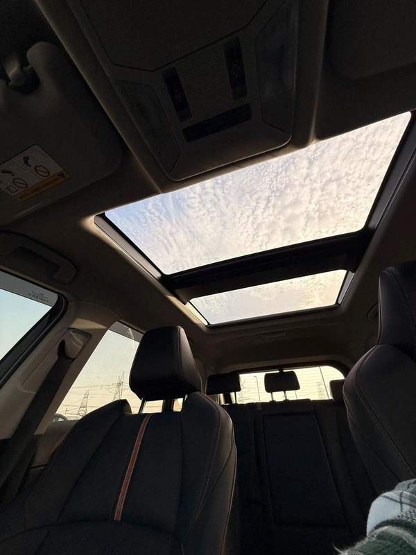 Toyota RAV4 Adventure 2.0 L Japanese Limited 2.0 L // panoramic, 360 camera full option