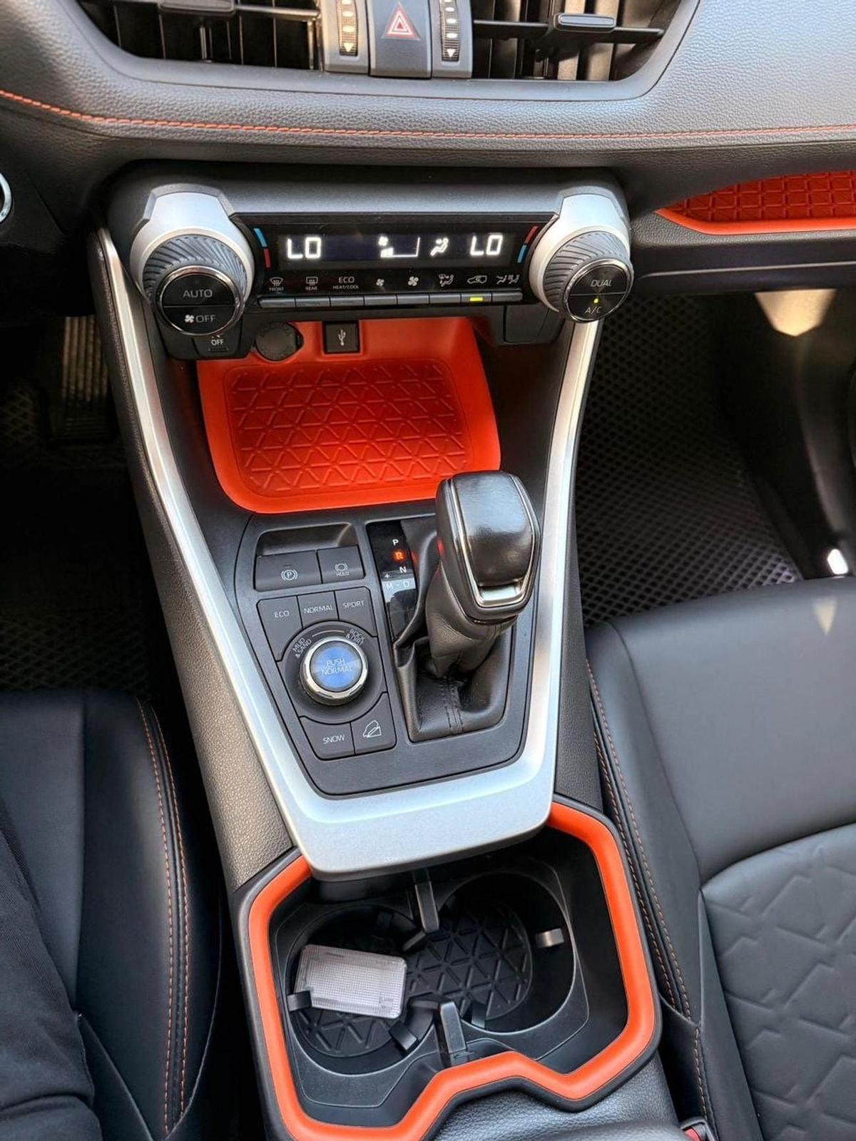 Toyota RAV4 Adventure 2.0 L Japanese Limited 2.0 L // panoramic, 360 camera full option-9-9