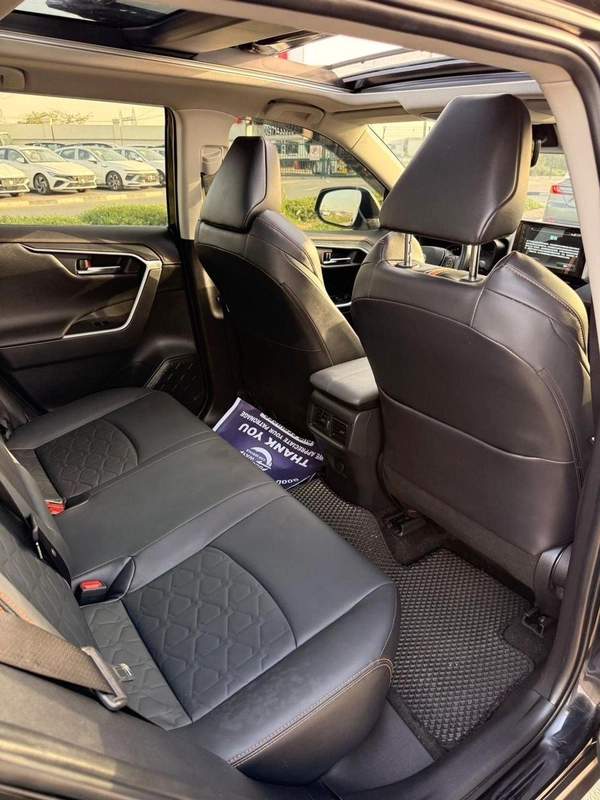 Toyota RAV4 Adventure 2.0 L Japanese Limited 2.0 L // panoramic, 360 camera full option