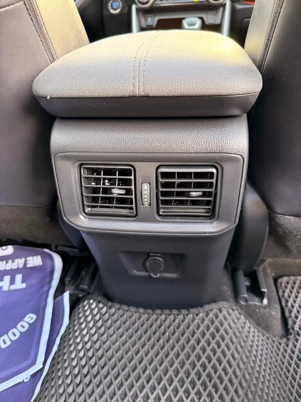 Toyota RAV4 Adventure 2.0 L Japanese Limited 2.0 L // panoramic, 360 camera full option