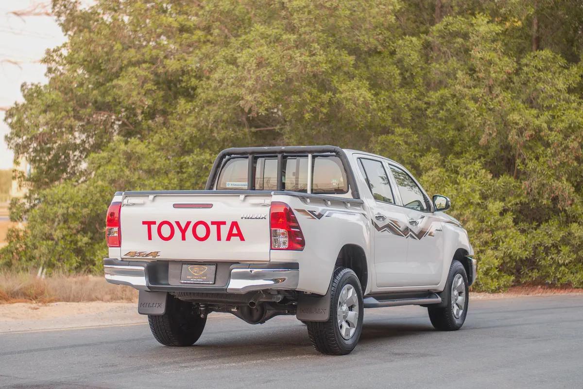 Hilux | Double Cabin 4x4 | Diesel Manual | GCC Specs | Ref#T52040-2-2