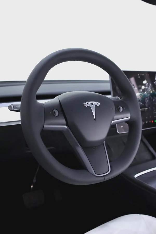 TESLA MODEL Y BRAND NEW 2024