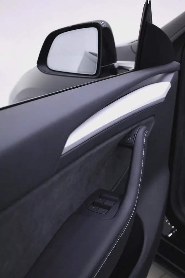 TESLA MODEL Y BRAND NEW 2024