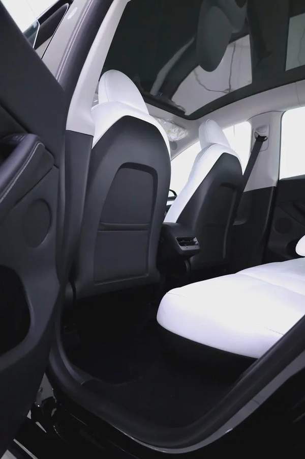 TESLA MODEL Y BRAND NEW 2024