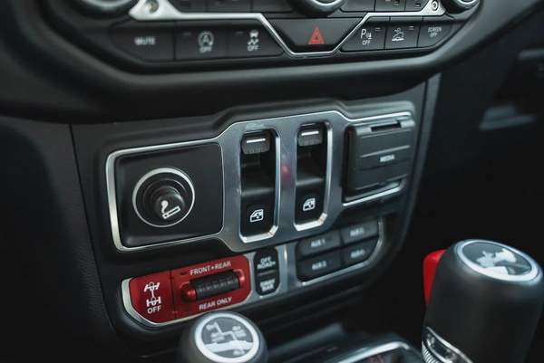Jeep Wrangler Rubicon 3.6L V6 2023 0kms GCC