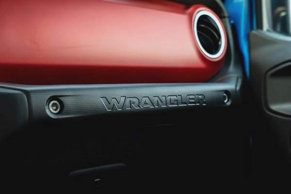 Jeep Wrangler Rubicon 3.6L V6 2023 0kms GCC