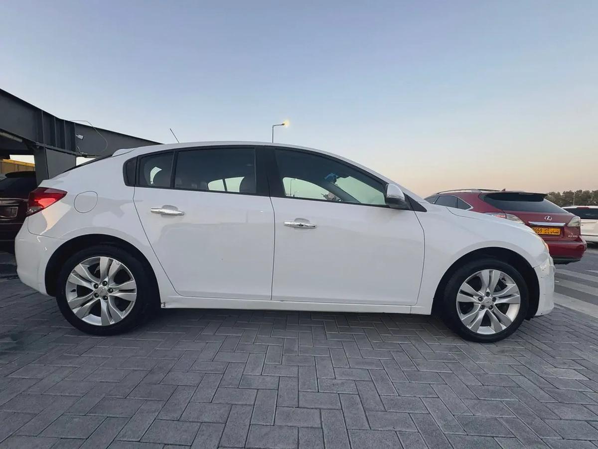 Chevrolet Cruze LTZ 2015 - GCC Specs - Well Maintained-2-2