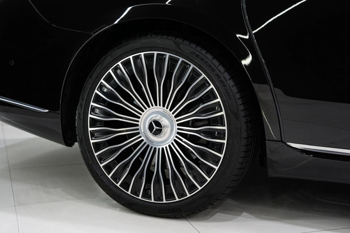 Mercedes-Benz Maybach S680-1-1