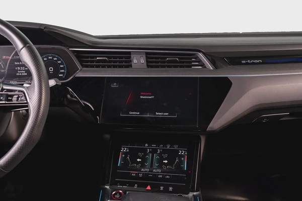 Audi E-TRON 50 Quattro-SLine-GCC-Al Nabooda Warranty Service Package Until 11/2027