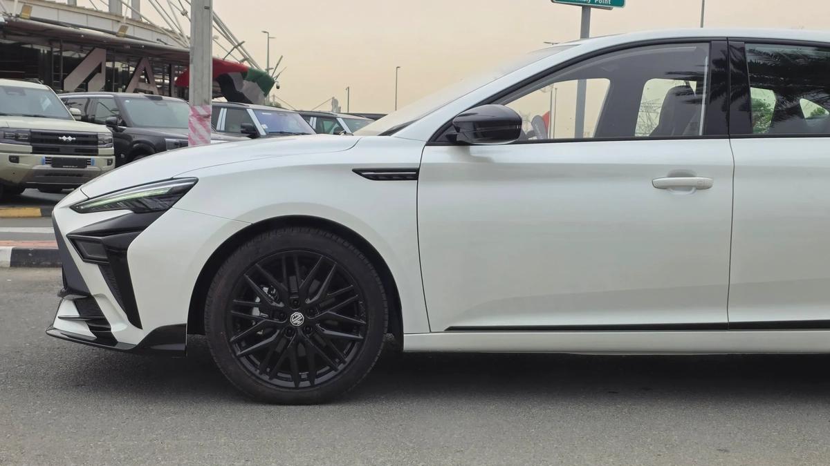 MG MG6 X-LINE (White)-4-4