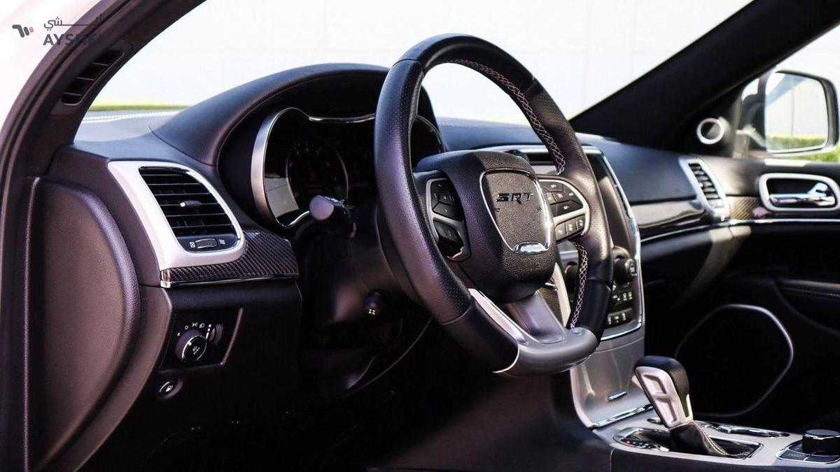 Jeep Grand Cherokee SRT8-3-3