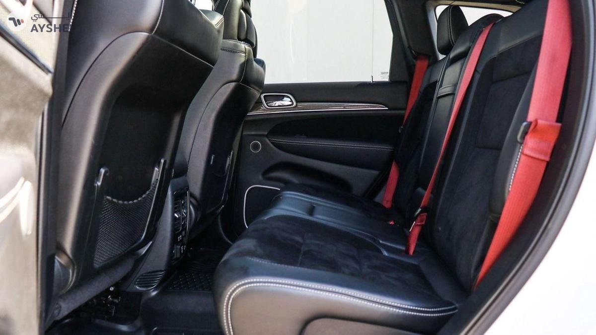 Jeep Grand Cherokee SRT8-5-5