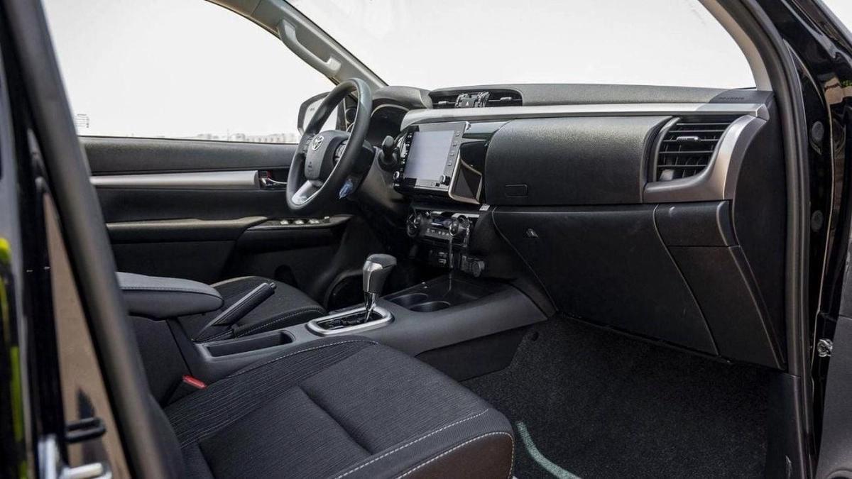Toyota Hilux Toyota Hilux 2.4L Diesel AT 4x4 Full Option 2025-12-12