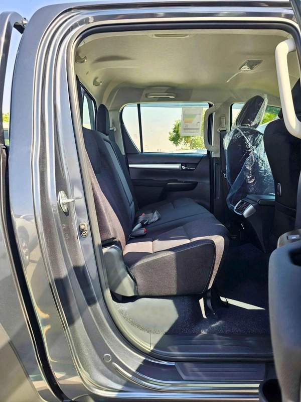 Toyota Hilux SR5 TRD WOOD INTERIOR W VISOR / 4.0L PETROL V6 4WD / BLIND SPOT / DIFFLOCK / DVD+CAMERA (CODE # H6A)