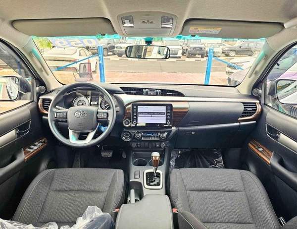 Toyota Hilux SR5 TRD WOOD INTERIOR W VISOR / 4.0L PETROL V6 4WD / BLIND SPOT / DIFFLOCK / DVD+CAMERA (CODE # H6A)