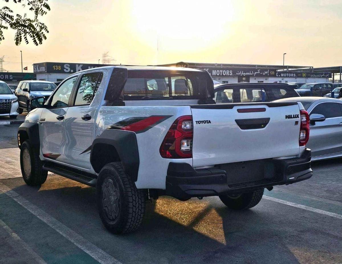Toyota Hilux GR SPORT WIDE BODY / 4.0L V6 PETROL / OVER FENDER, 360*CAMERA, DRIVER PWR SEATS / CODE#H4GRY-5-5