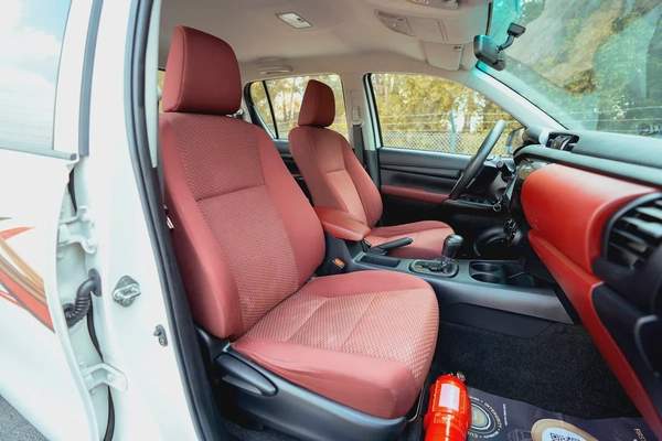 Hilux | Double Cabin 4x2 | Automatic | GCC Specs | Ref#T45099