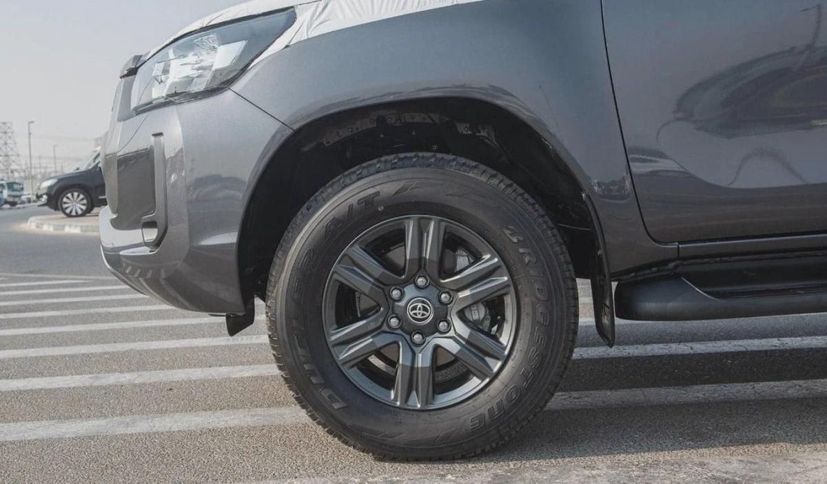 Toyota Hilux TOYOTA HILUX 2.4L MID OPTION A/T MY2025 FOR EXPORT-4-4