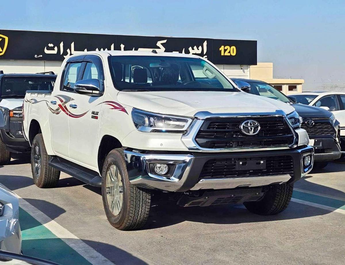 Toyota Hilux SR5 / 2.4L DIESEL A/T / BLIND SPOT / DIFF LOCK / FR&RR CHROME BUMPERS / (CODE # HDFAA)-2-2